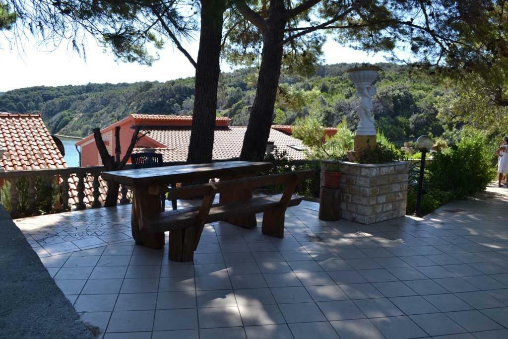 Apartments Zala Matusan Supetarska Draga Zewnętrze zdjęcie
